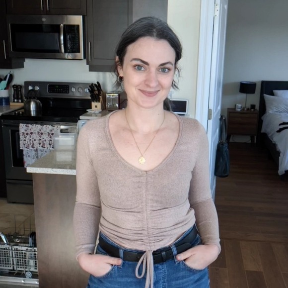 Meet your Posher, Maegan - Picture 2 of 2